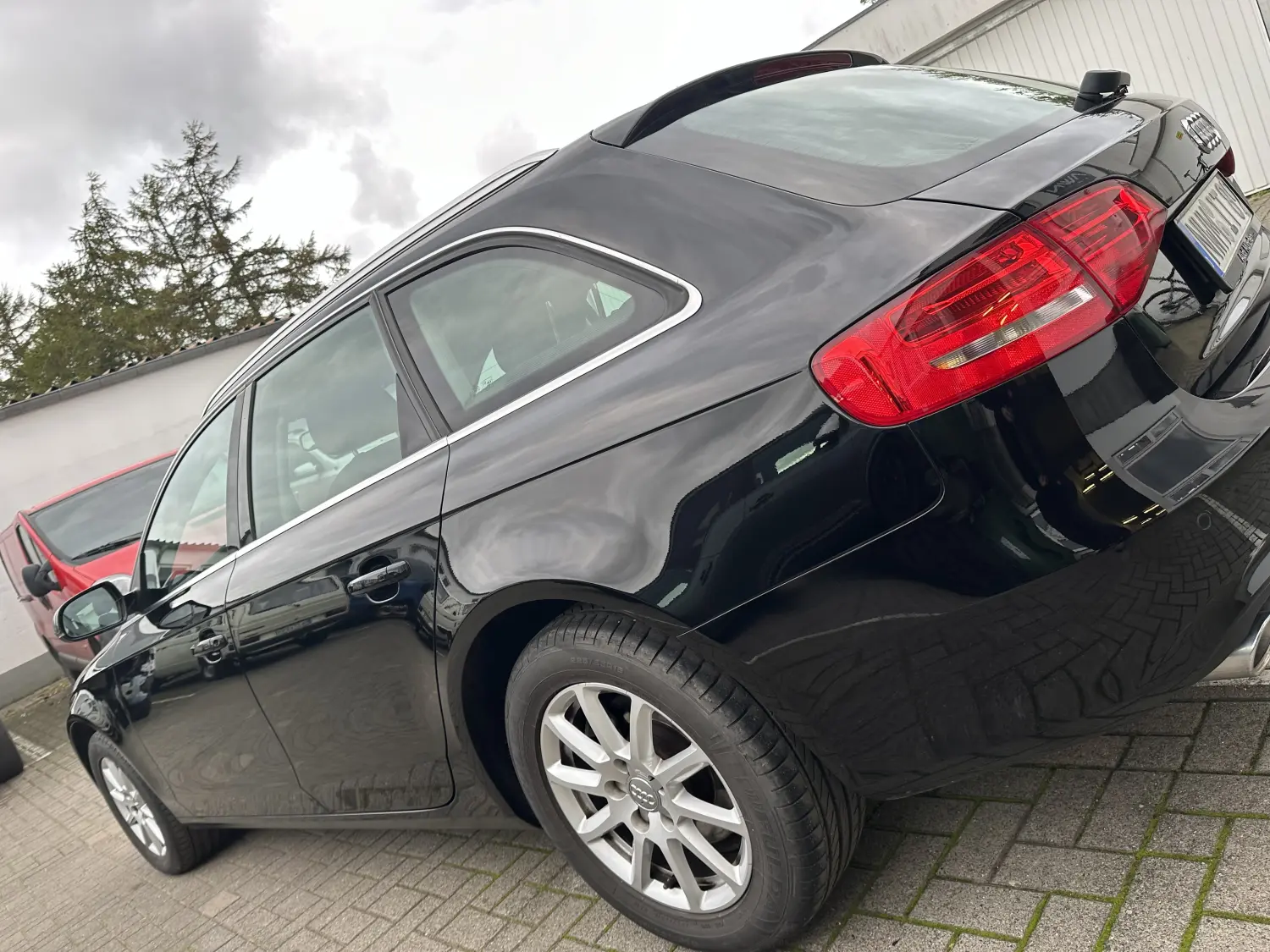 Audi A4 Poliert von Der Fahrzeugaufbereiter - Sebastian Otto