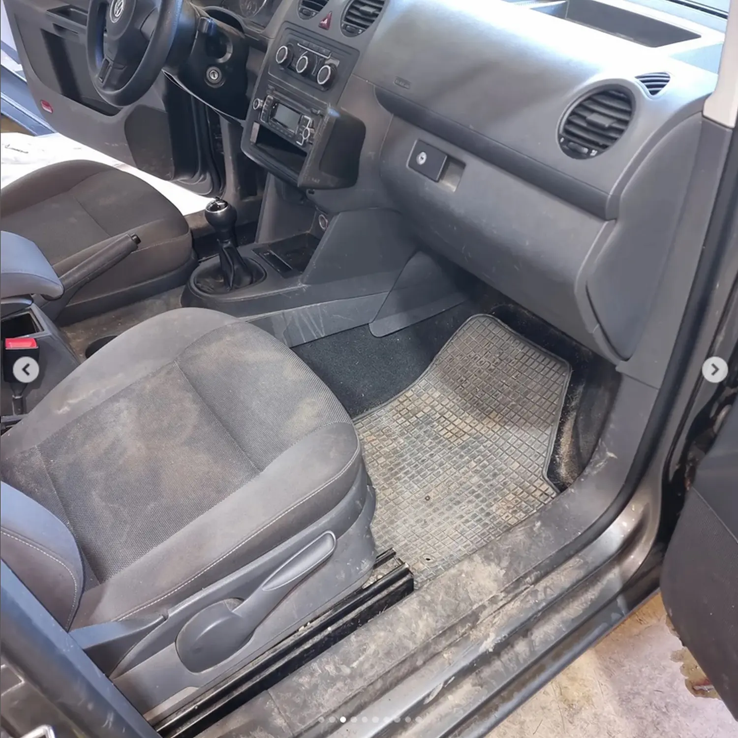 Vorher VW Caddy Innenraumaufbereitung von Der Fahrzeugaufbereiter - Sebastian Otto