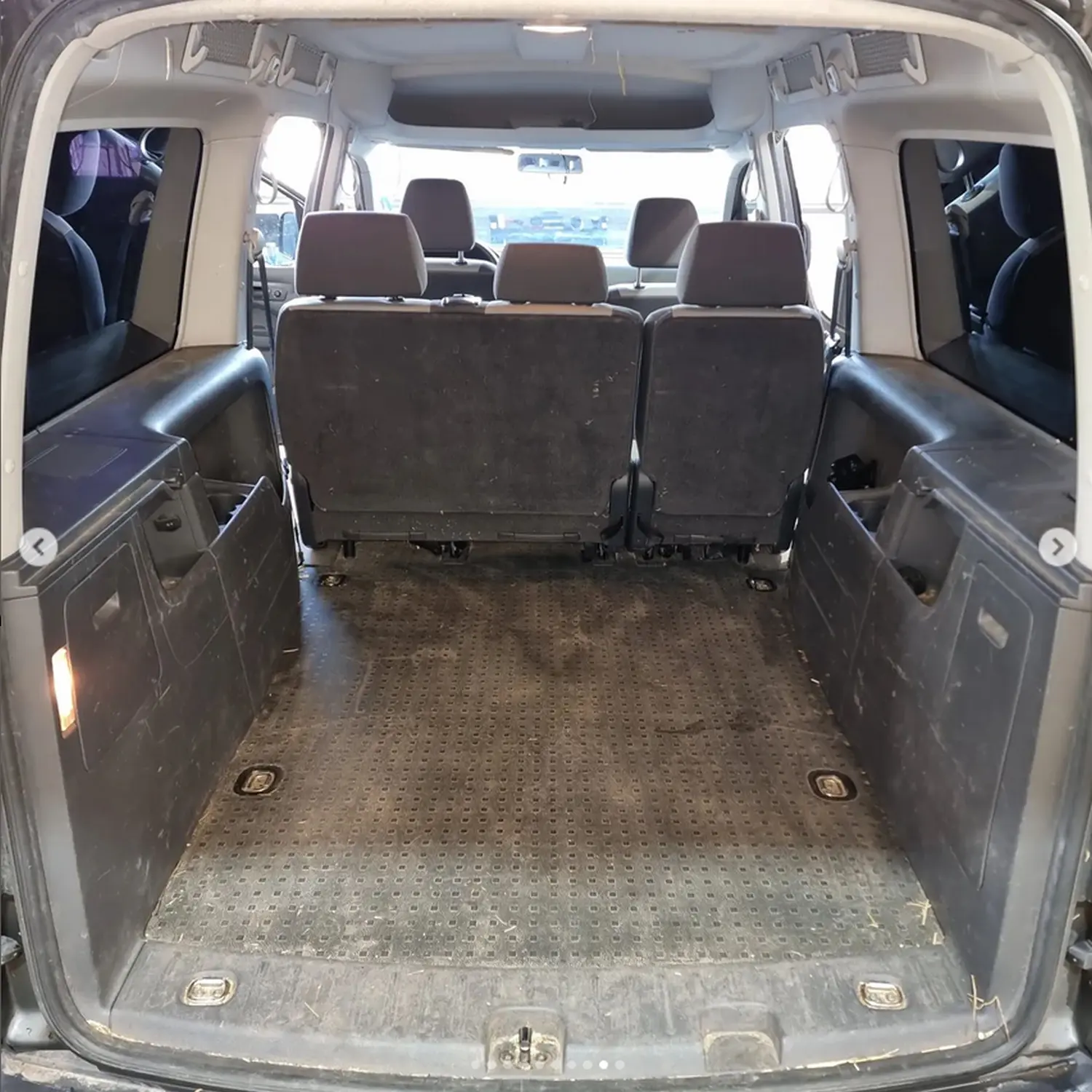 Vorher VW Caddy Innenraumaufbereitung von Der Fahrzeugaufbereiter - Sebastian Otto